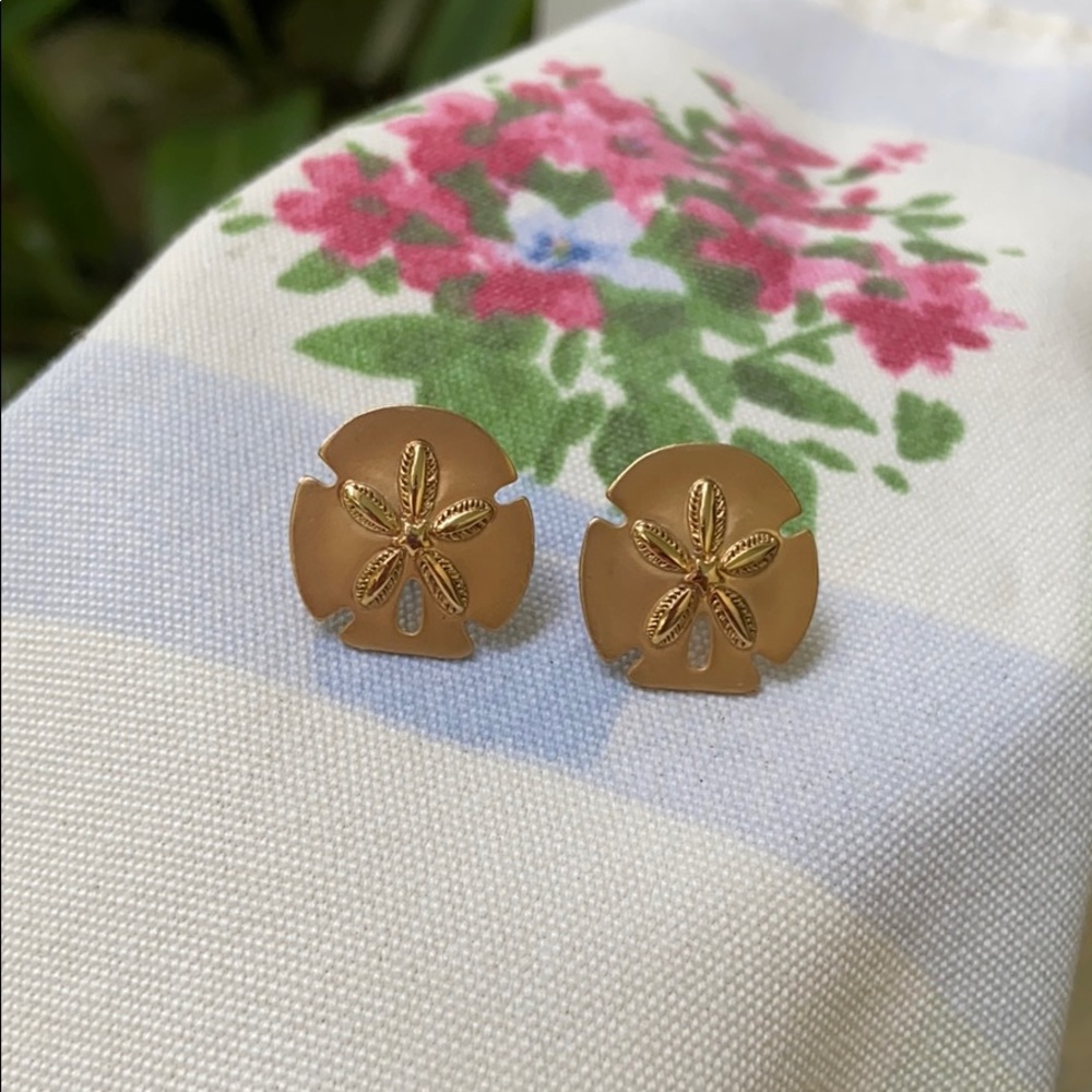 FULLER BRUSH
SAND DOLLAR POSTS